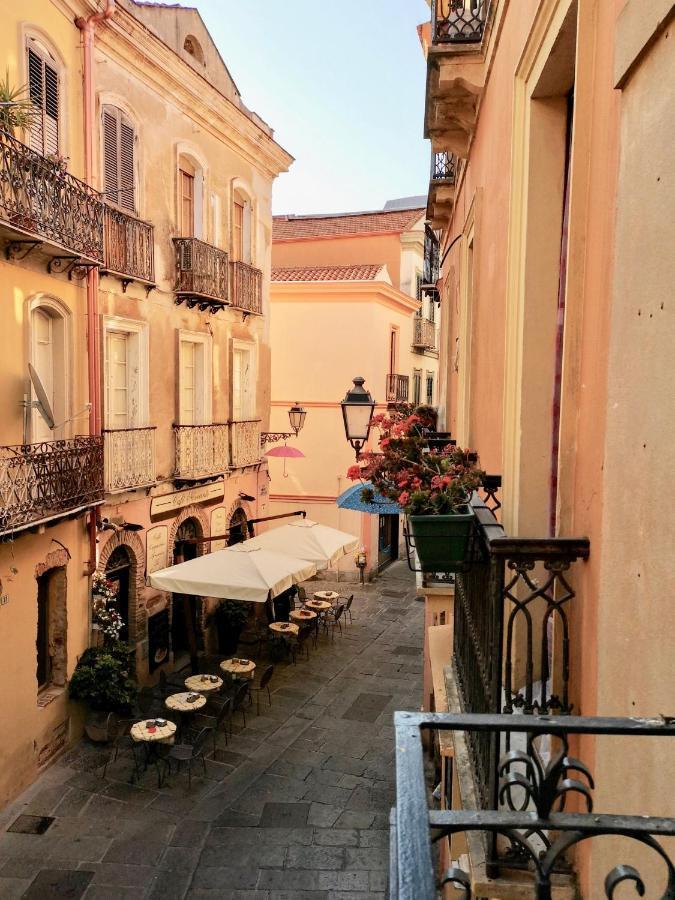Nel Cuore Del Centro Storico Con Comfort E Stile Apartman Iglesias Kültér fotó